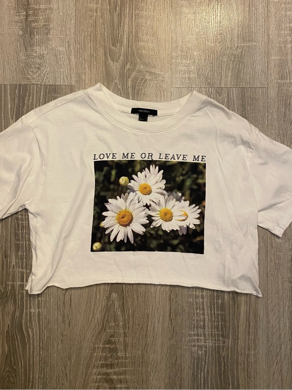 Forever 21 White Daisy Graphic Cropped Tee